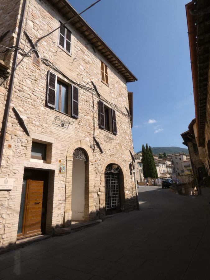 Scappo In Umbria, La Casa Di Eude Apartment Assisi Luaran gambar