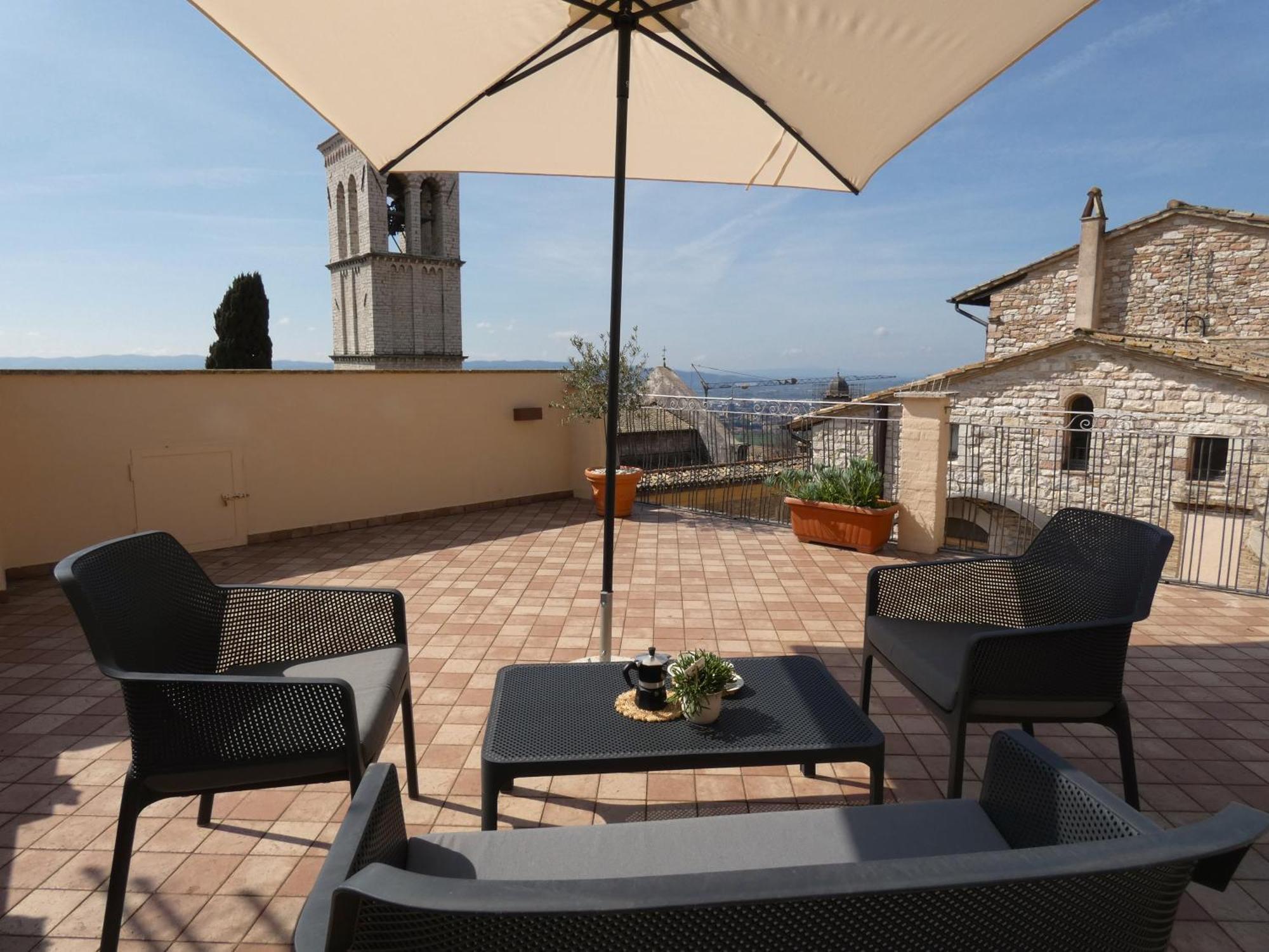 Scappo In Umbria, La Casa Di Eude Apartment Assisi Luaran gambar